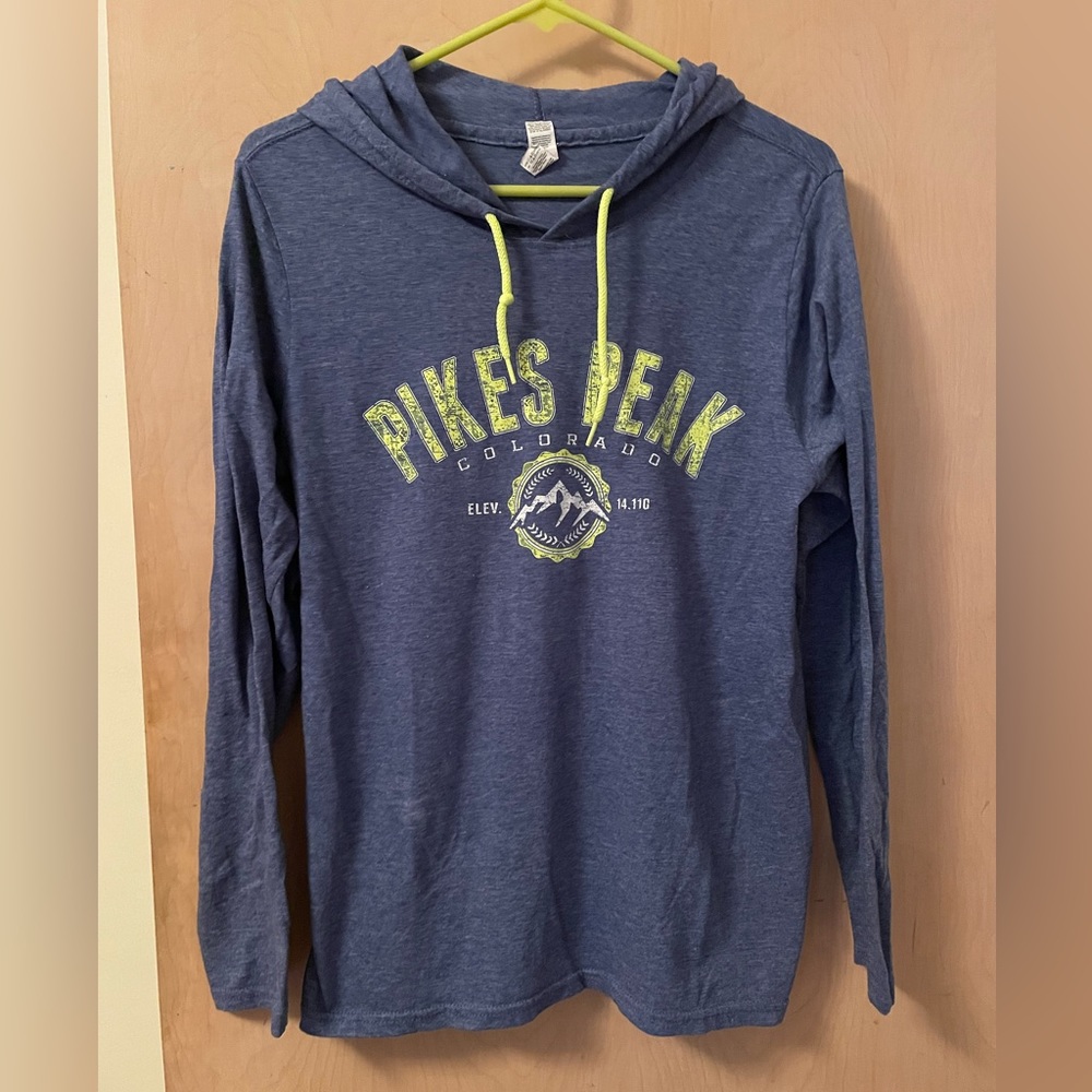 🍁3 for $15🍁 Pikes Peak, Colorado Long Sleeve Hooded Tshirt